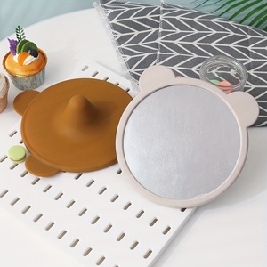 2025 Fábrica vende juguetes de silicona para niños Cutie Bear Little Mirror Baby Toys Espejo de silicona de grado alimenticio Baby Floor Mirror - Product Image 3