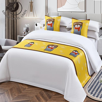 Coussin décoratif pour enfants à motif de dessin animé, couvre-lit d'hôtel, écharpe de lit en polyester pour la sécurité à l'hôtel