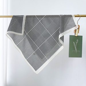 Sciarpa a Righe Francesi Bianche e Nere per Donna, Stile Sottile Primaverile ed Estivo, Foulard Piccolo Artistico e alla Moda - Product Image 2