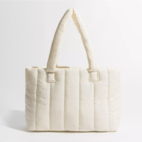 Sac fourre-tout matelassé en polyester uni tendance, sac à bandoulière léger en nylon rembourré, sac à main réutilisable pour le shopping et les voyages