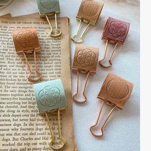 Clips de cuero para oficina, clips para recibos estilo Instagram, marcapáginas minimalistas estilo coreano, logotipo personalizable - Product Image 1