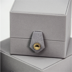 Caja de joyería de cuero PU elegante de nuevo diseño 2022, caja para anillos con botón, caja de joyería creativa, ¡en oferta! - Product Image 4