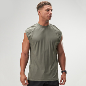 Canotta da <span class=keywords><strong>uomo</strong></span> personalizzata con logo, verde salvia, ad asciugatura rapida, con maniche raglan a cappuccio e collo a lupetto, per allenamento e attività sportiva - Product Image 1