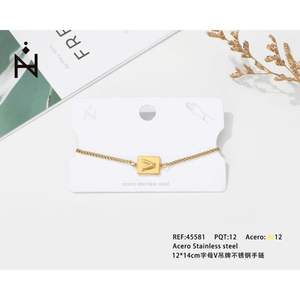 Bracelet en acier inoxydable 12x14cm avec lettre V plaqué or, bijou unisexe, cadeau, style tendance - Product Image 1