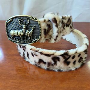 <span class=keywords><strong>Cintura</strong></span> <span class=keywords><strong>uomo</strong></span> pelliccia nuova tendenza stile europeo e americano <span class=keywords><strong>Beige</strong></span> pelliccia leopardata fibbia ago da <span class=keywords><strong>uomo</strong></span> coreano <span class=keywords><strong>cintura</strong></span> di pelliccia di moda - Product Image 3