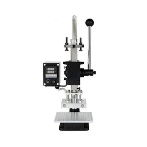 Machine de marquage à chaud pour boîtes cadeaux, machine de gaufrage de logo pour cuir de chaussures - Product Image 1