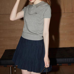 Chemisier pour femme à manches courtes gris clair en polyester/coton, tricot fin, style preppy, boutons, motif à motifs, séchage rapide - Product Image 3