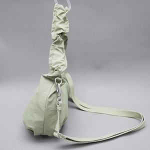 Sac à bandoulière en nylon plissé pour femmes, sac à bandoulière quotidien tendance, petit sac à main portable tendance pour femmes, sac à main OEM pour les sorties de shopping - Product Image 3