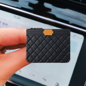 Ambientador de Coche de Lujo Único para Niñas, Clip de Ventilación con <span class=keywords><strong>Perfume</strong></span>, Cadena Moderna, Bolsa, Ropa, Belleza, Decoración Interior de Coche, Difusor de Aroma - Product Image 4