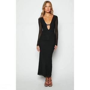 Vestido Maxi Negro Transparente de Manga Larga sin Tirantes con Escote en V Profundo, en Oferta - Product Image 1