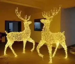 حامل خارجي ثلاثي الأبعاد بطول 250 سم بمصابيح LED للاحتفال بالكريسماس ومزين بطبعة حيوانات الرنة