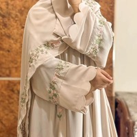 Ensemble 2 pièces Abaya musulmane décontractée respirante de haute qualité OEM personnalisée, tenue modeste pour femme, hauts longs imprimés en mousseline 100 % polyester
