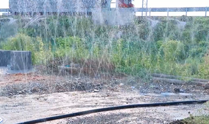 Durevole nastro a goccia in PE da fattoria biologica per irrigazione da giardino efficiente dal punto di vista idrico e resistente alle intemperie consente di risparmiare acqua 33% - Product Image 5