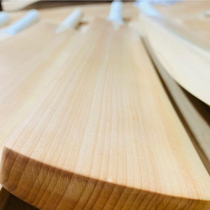 Batte de cricket en saule anglais artisanale de qualité supérieure - Conception durable et ambidextre pour les matchs de compétition avec options personnalisables - Product Image 3