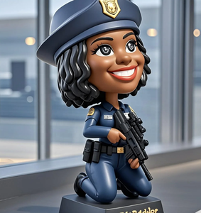 Statuetta Personalizzata Esclusiva di Poliziotto con Testa Oscillante, Design a Molla, Artigianato in Resina Fatto a Mano, Decorazione per Ufficio - Product Image 3