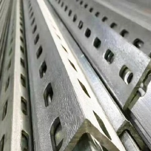 Mạ kẽm nhúng nóng thép carbon nhẹ 3-6mm <span class=keywords><strong>A36</strong></span> <span class=keywords><strong>s235jr</strong></span> s275jr A572 <span class=keywords><strong>ss400</strong></span> cán nóng bằng thép góc cho hội thảo thép hàn - Product Image 6