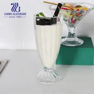 夏のガラスアイスクリームサンデーストックアイスクリームカップ飲料ガラス製品デザートボウルジュースカップミルクセーキグラス冷たい飲み物