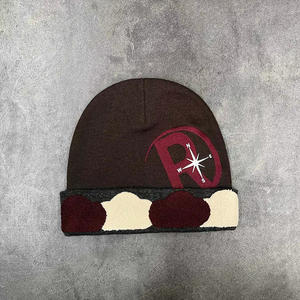 Fabricante de Gorros Personalizados, Gorros de Punto de Invierno con Logotipo Bordado de Lujo, Estampado Jacquard Completo, para Esquí y Deportes - Product Image 6