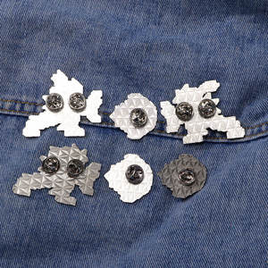 ผู้ผลิต YINI ผลิตเข็มกลัดโลหะผสมสังกะสีเคลือบแบบเรโทรพิกเซลเกมต่อสู้ตามสั่ง - เข็มกลัดสะสมสำหรับเกมเมอร์พร้อมดีไซน์ท่าพิเศษ - Product Image 3