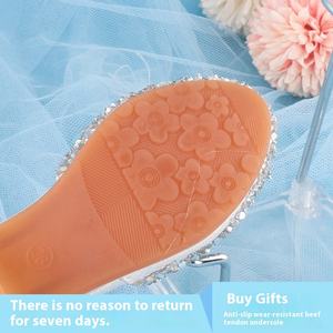 2025 nuova principessa Elsa lucido cristallo d'<span class=keywords><strong>argento</strong></span> scarpe per ragazze <span class=keywords><strong>tacchi</strong></span> alti alla moda modelli da donna per bambini sottili per la primavera - Product Image 4