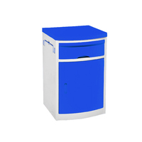 Armoire de chevet d'hôpital robuste en plastique ABS, capacité de charge de 50 kg, dessus en acier inoxydable en option, roulettes verrouillables, clinique ISO13485