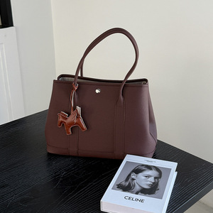 Bolso de Jardín 2026, Nuevo Bolso Tote de Gran Capacidad para Mujer, Bolso de Hombro con Cierre de Botón, Costuras de PU, Little Pegasus - Product Image 3