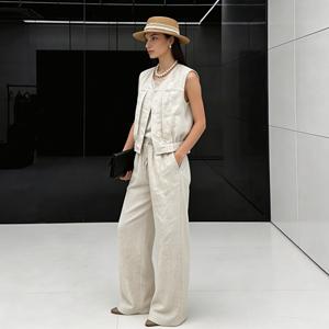 Completo due pezzi in lino <span class=keywords><strong>beige</strong></span> da donna, gilet senza maniche e <span class=keywords><strong>pantaloni</strong></span> a gamba larga, <span class=keywords><strong>outfit</strong></span> casual estivo per il tempo libero. - Product Image 2