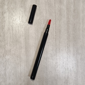 Lápiz Delineador de Labios Personalizado OEM ODM, Alta Pigmentación, Larga Duración, Resistente al Agua - Product Image 1