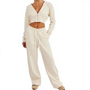 Ensemble deux pièces pour femme : Cardigan zippé à capuche en maille vintage et pantalon large, avec veste zippée intégrale en maille douce et taille haute - Product Image 1