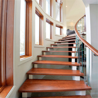 Moderne Wendeltreppe mit Naturholzstufen für Luxus-Wohnprojekte