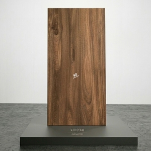 กระเบื้องปูพื้นลายไม้สำหรับภายนอกอาคาร ยี่ห้อ Kewent Tile Company รุ่น Garden Porcelanato Tipo Madera ขนาด 600x1200x20 มม. สำหรับปูพื้นหลังบ้าน - Product Image 4