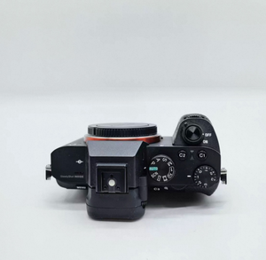 Solo cuerpo de cámara A7C2 usado — 33.0MP full-frame + 5 ejes de estabilización de imagen (IBIS) de 7 paradas, en excelentes condiciones, completamente funcional. - Product Image 3