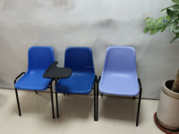Chaise de formation empilable avec tablette d'écriture, porte-livres et crochets pour salle de classe, réunion, école, bureau, conférence