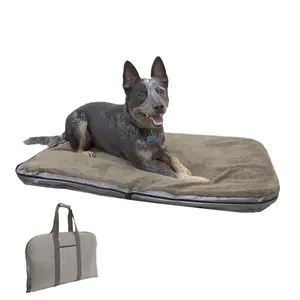 Transportín de mascotas con logotipo personalizado, cama portátil moderna de viaje para perros al aire libre, funda de asiento de coche impermeable para perros con materiales reciclados - Product Image 1