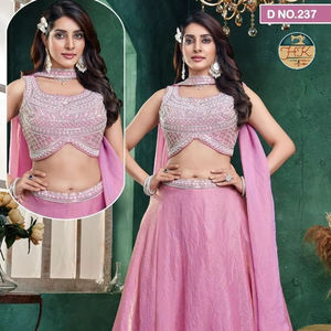 Lehenga Choli de Seda Rosa Bebé Brillante con Blusa Bordada en Plata con Dobladillo Recortado y Dupatta a Juego - Product Image 1