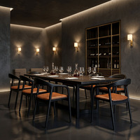 Chaise de salle à manger haut de gamme pour hôtel, en bois de frêne massif à grain ouvert, avec dossier incurvé biomorphe et organique