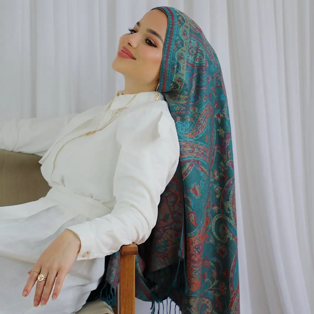 Mode Bescheiden Pashmina Voor Moslim Vrouwen Warme Kwast Bedrukt Imiteren Kasjmier Sjaal Voor Vrouwen