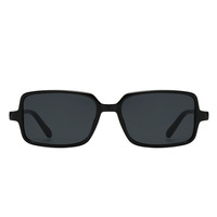 2025 lunettes de soleil carrées simples rétro avec UV400 nouvelles lunettes de soleil neutres à la mode avec rivets rétro en gros 3962