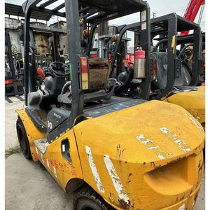 Montacargas Komatsu30 de Segunda Mano, Original de Japón, de Cuatro Ruedas, Hidráulico, Diésel, 30 Toneladas, FD300 FD150, Mástil de 3 Etapas, en Buenas Condiciones - Product Image 1