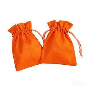 Sac à cordon en daim recyclable de luxe à prix abordable pour le rangement de chaussures et de cosmétiques, taille personnalisable, pochette cadeau réutilisable - Product Image 1