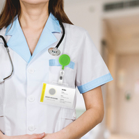 Kovict SunronyWholesale Porte-badge d'infirmière rétractable personnalisé en métal et plastique avec pince crocodile, rotation à 360°