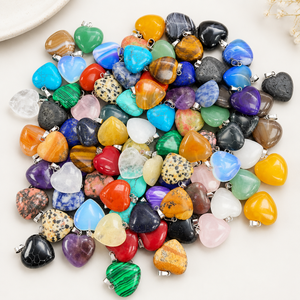 Ciondolo a Cuore in Pietra Naturale 2cm, Mini <span class=keywords><strong>Cristallo</strong></span> <span class=keywords><strong>di</strong></span> Quarzo Rosa, <span class=keywords><strong>Occhio</strong></span> <span class=keywords><strong>di</strong></span> <span class=keywords><strong>Tigre</strong></span>, Lapislazzuli, Malachite, Charm in <span class=keywords><strong>Cristallo</strong></span> per Creazione <span class=keywords><strong>di</strong></span> Gioielli, Vendita all'Ingrosso - Product Image 1