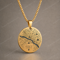 Collier pendentif carte personnalisée avec coordonnées de ville, bijou souvenir de voyage pour couple, design de localisation personnalisé