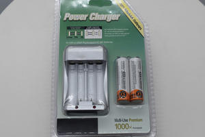 Cargador rápido inteligente para baterías recargables <span class=keywords><strong>AA</strong></span>/AAA Ni-MH con apagado automático - Product Image 2