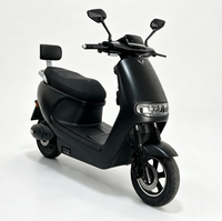 Scooter électrique noir mat, directement de l'usine, design moderne et minimaliste, mobilité urbaine, moto électrique pour adultes