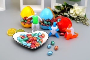 Boîte à œufs en <span class=keywords><strong>chocolat</strong></span> <span class=keywords><strong>noir</strong></span> amer solide KENLAIFU avec logo personnalisé OEM, 275 g, en vrac, pour Noël, Pâques, anniversaire, cadeaux d'entreprise - Product Image 4