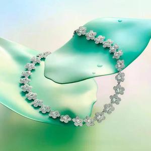 Conjunto de Joyería de Alta Calidad Serie <span class=keywords><strong>Ariana</strong></span>, Collar, Pulsera y Aretes con Incrustaciones de Cristal, Estilo Lujoso y Ligero - Product Image 5
