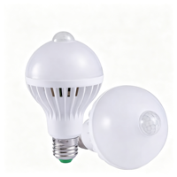Ampoule LED intelligente avec capteur de mouvement PIR E27 7W, lampe de nuit automatique activée par le mouvement pour escaliers, couloir, chambre à coucher