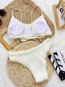 Nouveau design, maillot de bain deux pièces blanc à volants, couleur unie, bikini texturé - Product Image 3