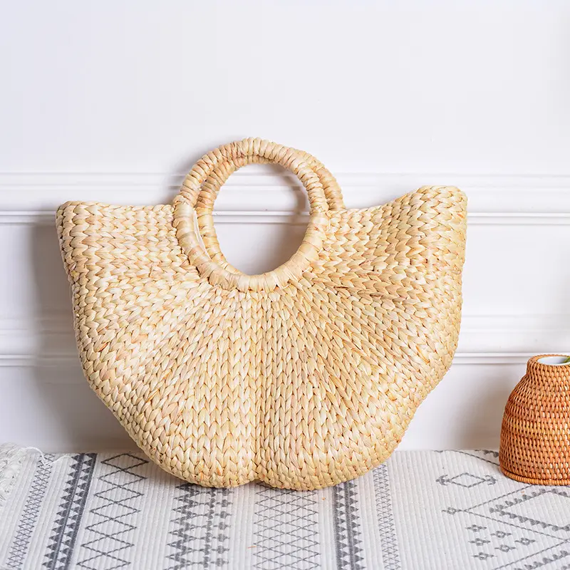 Pleated डिजाइन अर्धवृत्त हस्तनिर्मित पुआल बुना Sedge हैंडबैग गर्मियों में समुद्र तट महिलाओं के बैग